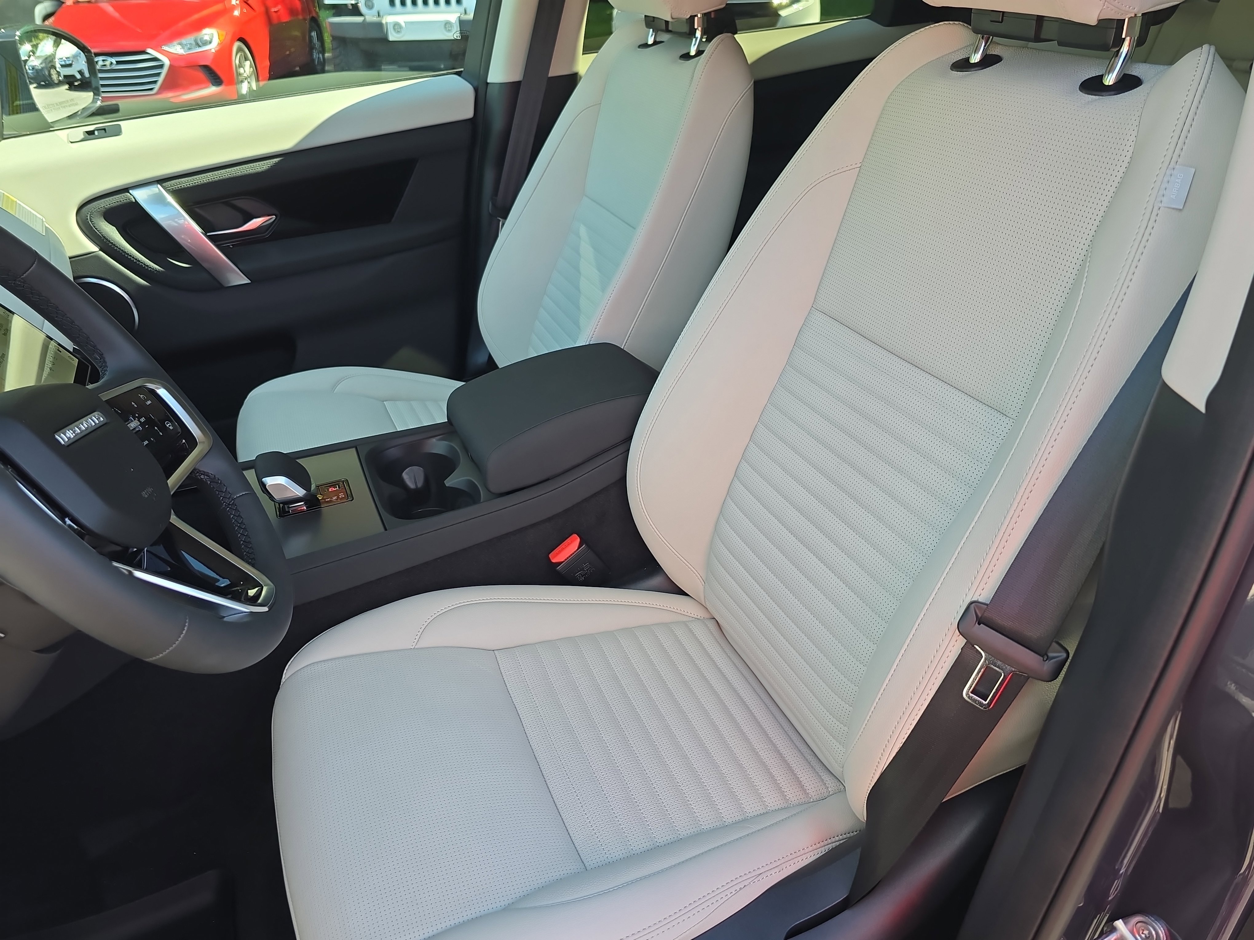 New 2025 Land Rover Discovery Sport S image 15