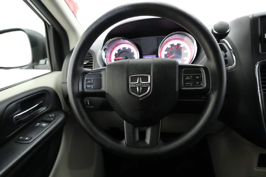 Used 2016 Dodge Grand Caravan SE w/ Quick Order Package 29E SE FWD image 4
