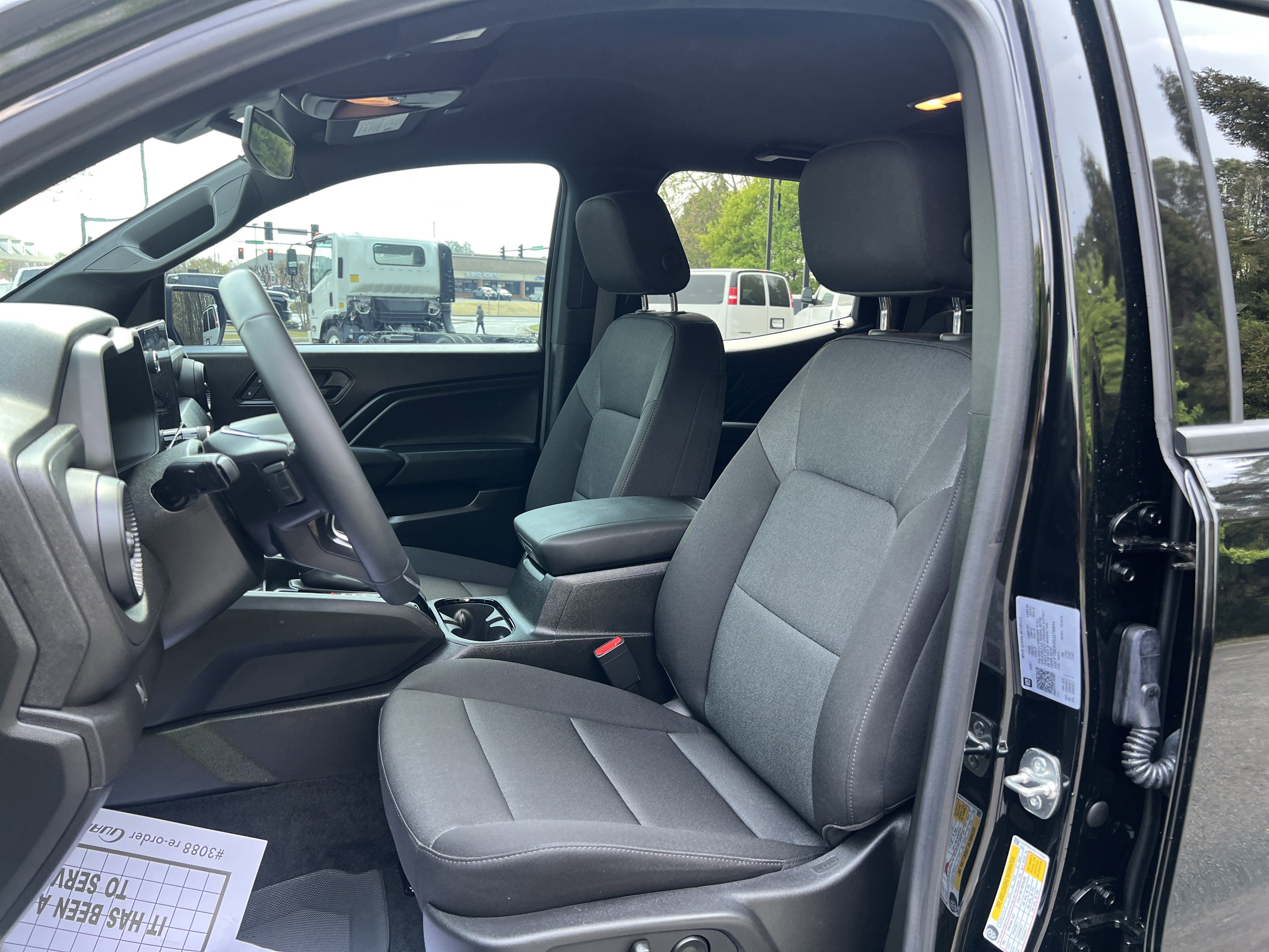 Used 2025 Chevrolet Colorado W/T w/ Advanced Trailering Package image 16