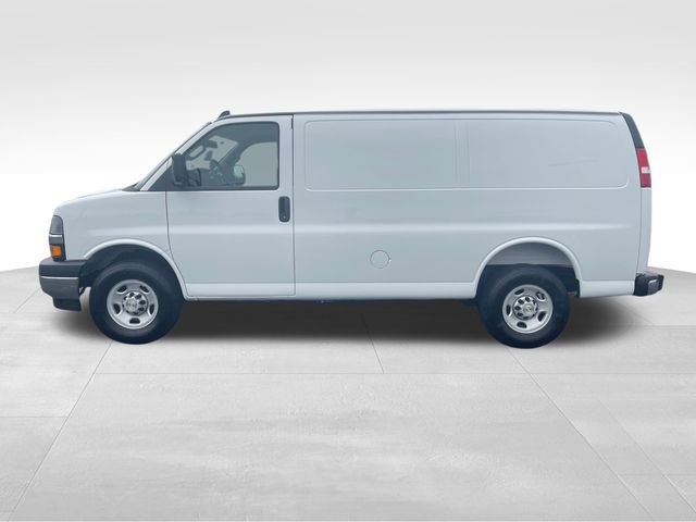 Used 2025 Chevrolet Express 2500 w/ Driver Convenience Package RWD image 2