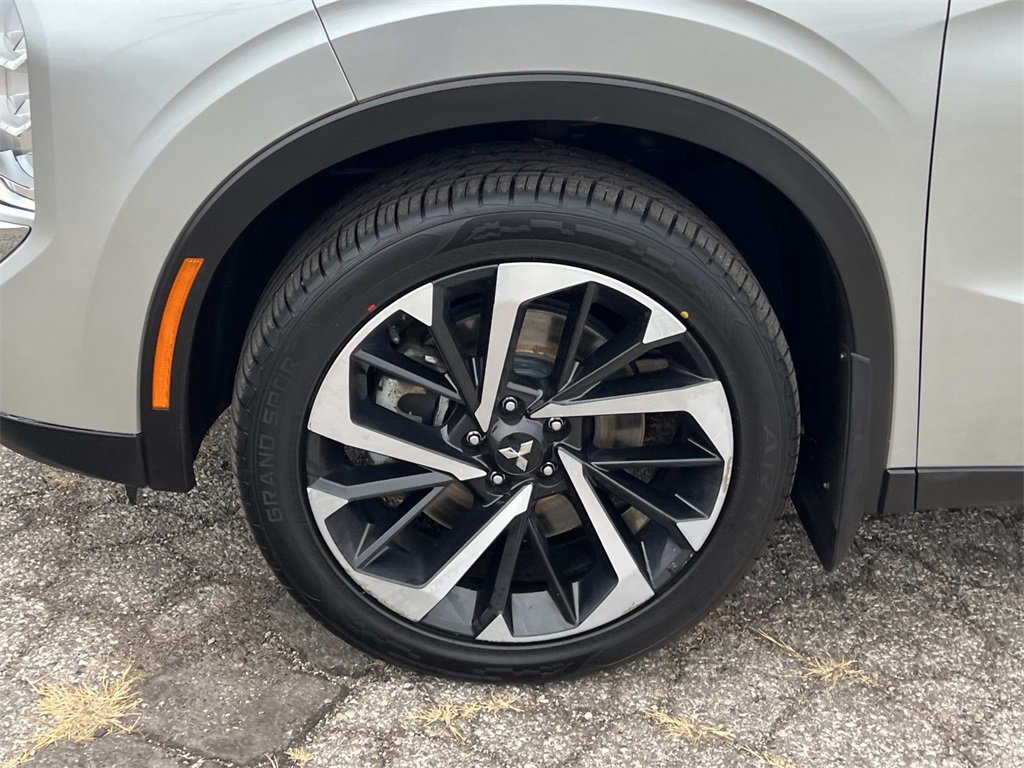 Used 2022 Mitsubishi Outlander ES image 25