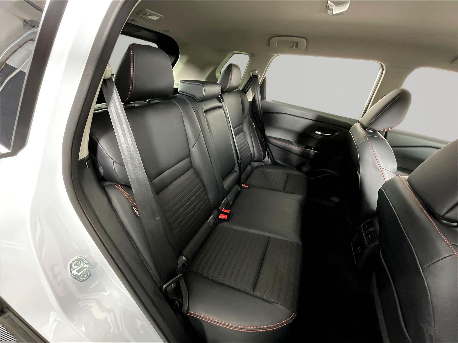 Used 2025 Nissan Rogue SV AWD/4WD image 25