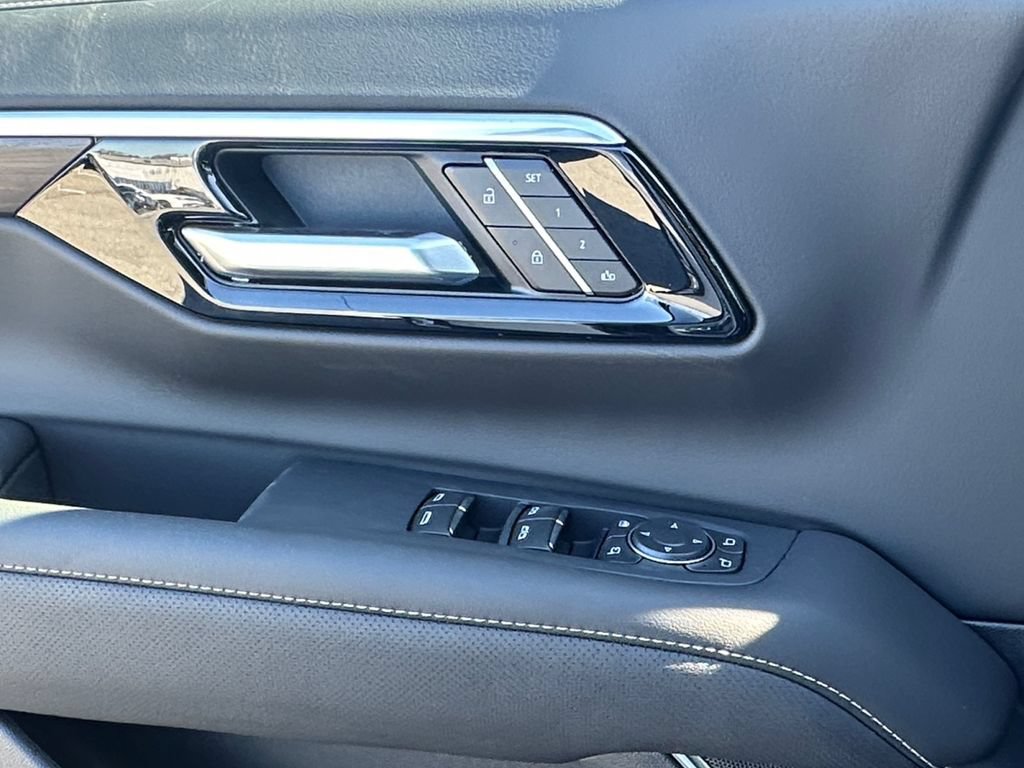 New 2026 Chevrolet Suburban Premier AWD/4WD image 11