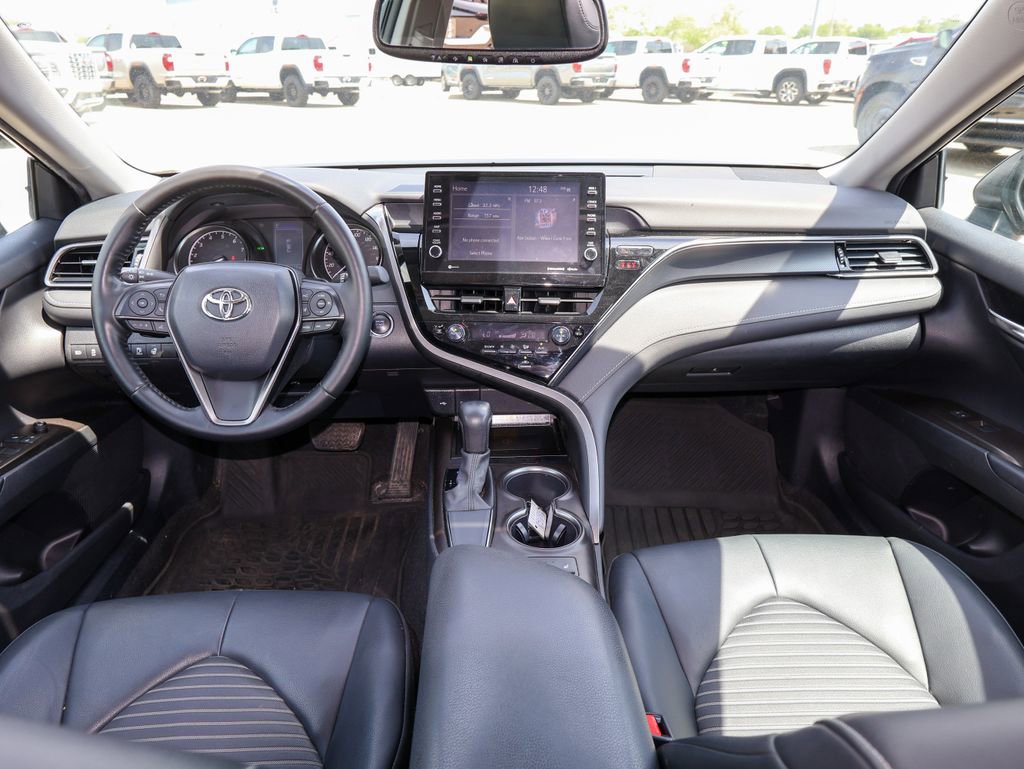 Used 2021 Toyota Camry SE w/ Cold Weather Package FWD image 12