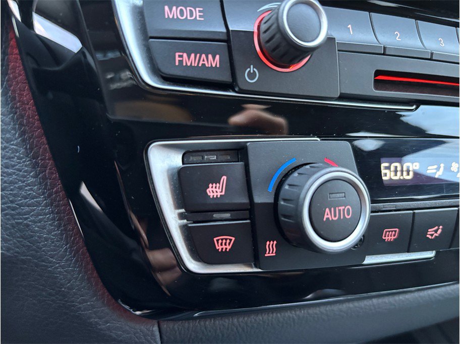 Used 2017 BMW 320i xDrive Sedan image 30