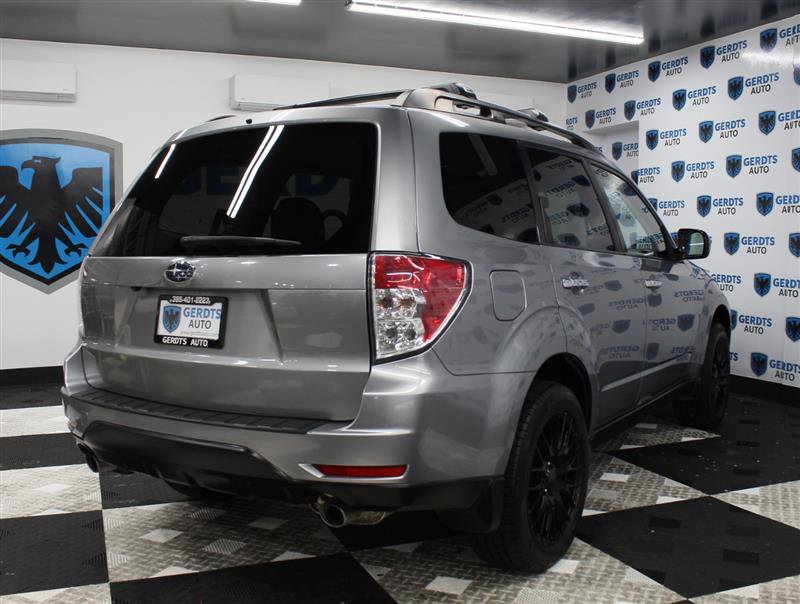 Used 2011 Subaru Forester 2.5X Premium image 4