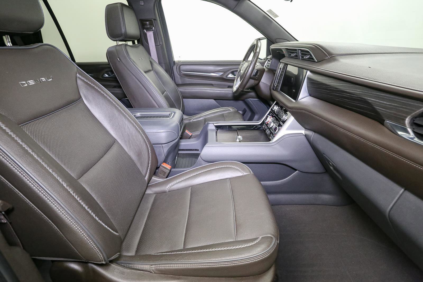 Used 2022 GMC Yukon Denali w/ Denali Premium Package AWD/4WD image 19