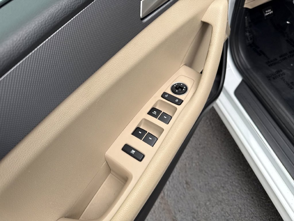 Used 2018 Hyundai Sonata SE FWD image 21