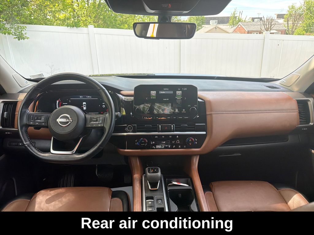 Used 2024 Nissan Pathfinder Platinum FWD image 15