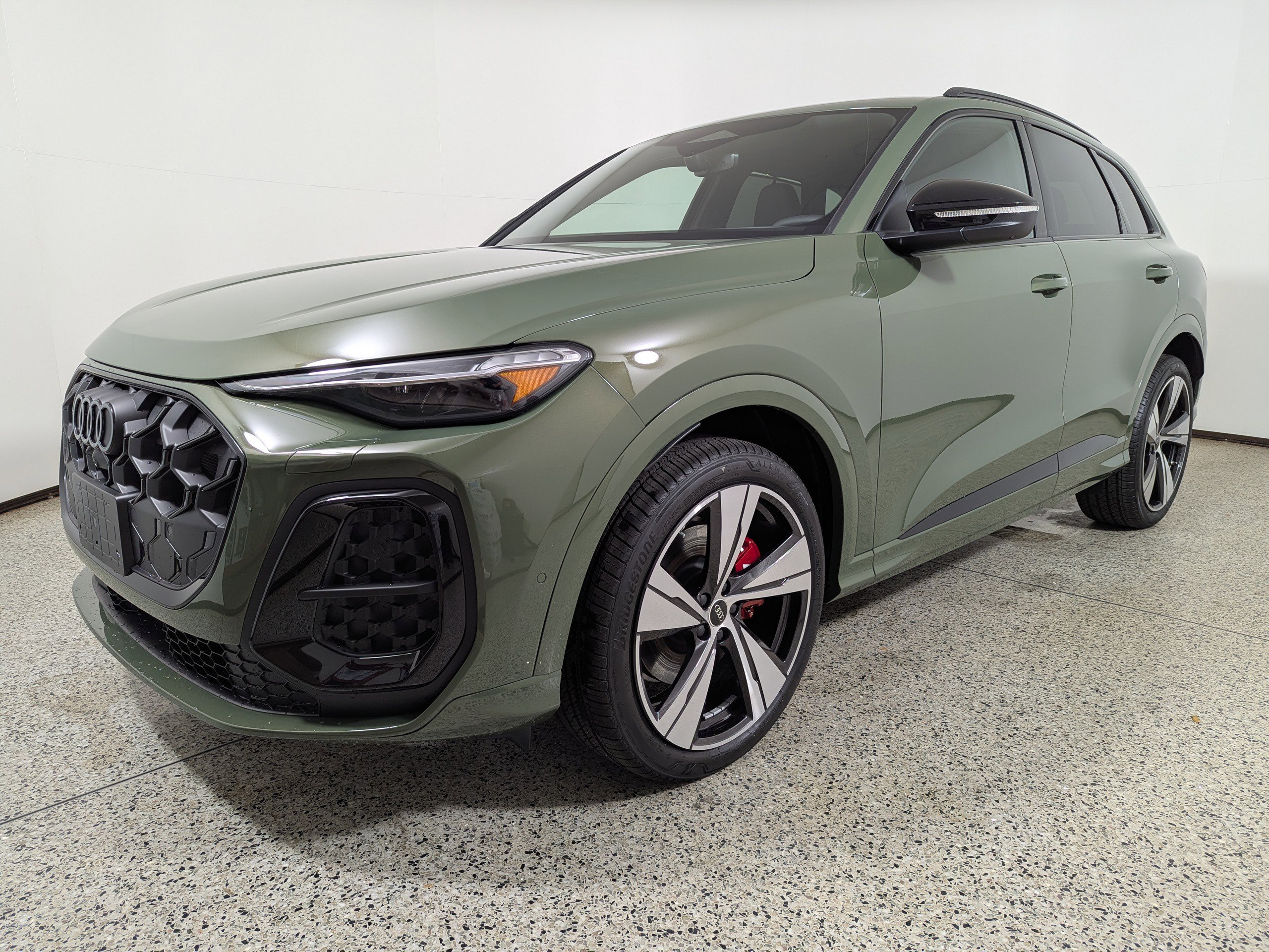 New 2025 Audi SQ5 Premium Plus image 3