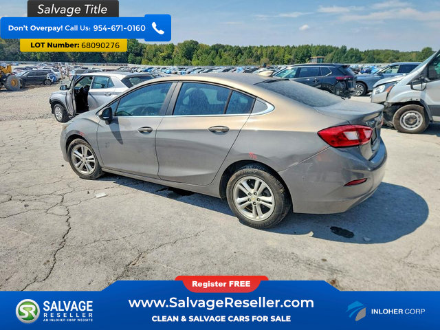 Used 2018 Chevrolet Cruze LT FWD image 3