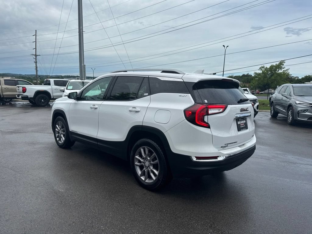 Used 2024 GMC Terrain SLT AWD/4WD image 5