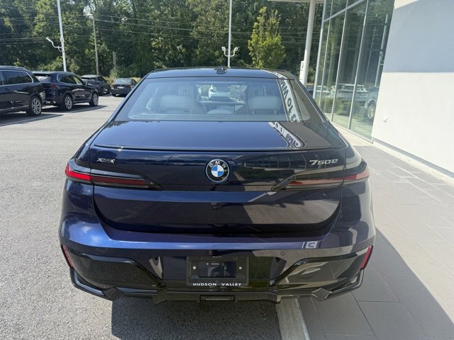 New 2026 BMW 750e xDrive w/ Premium Package image 8