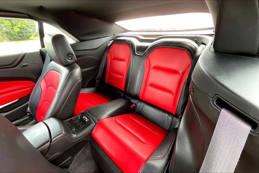 Used 2017 Chevrolet Camaro LT RWD image 17
