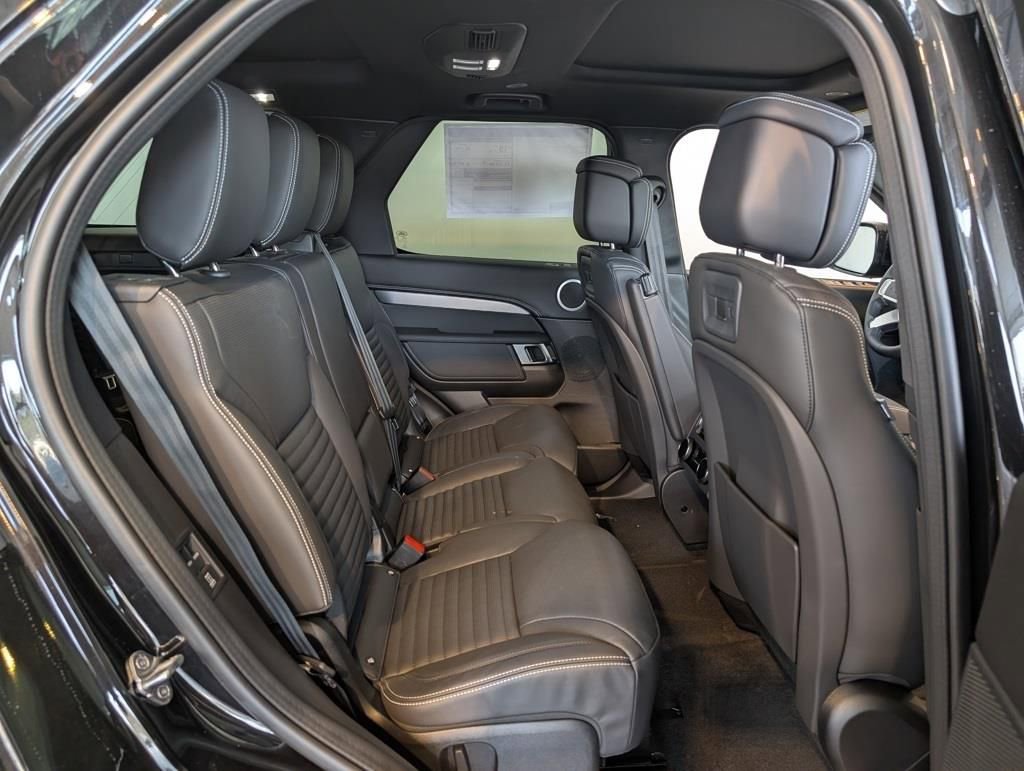 New 2026 Land Rover Discovery Limited Edition image 31