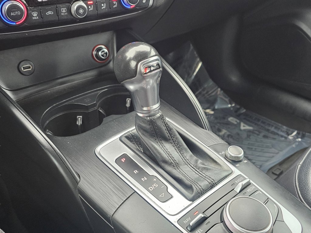 Used 2015 Audi A3 TDI Premium w/ Cold Weather Package FWD image 10