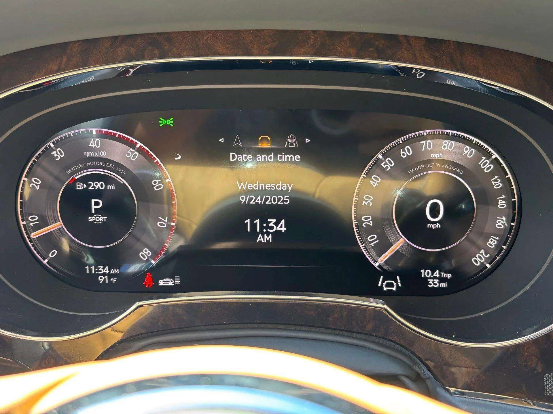 New 2025 Bentley Bentayga Extended Wheelbase image 24