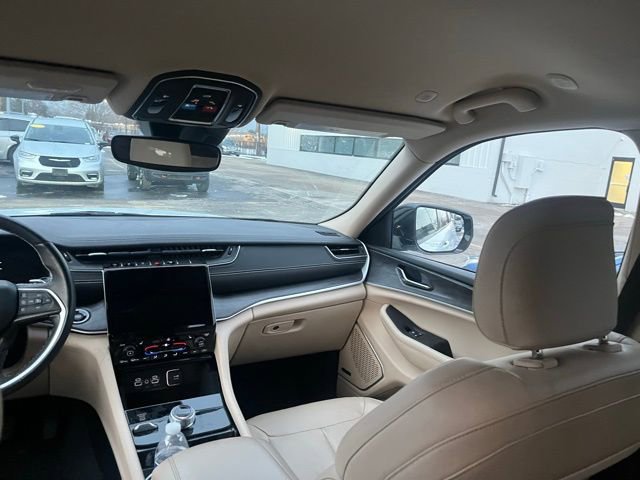 Used 2022 Jeep Grand Cherokee L Limited image 17