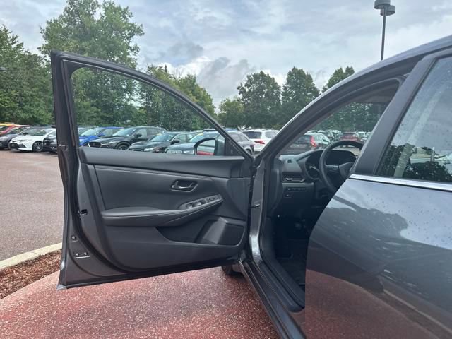 Used 2025 Nissan Sentra S image 11