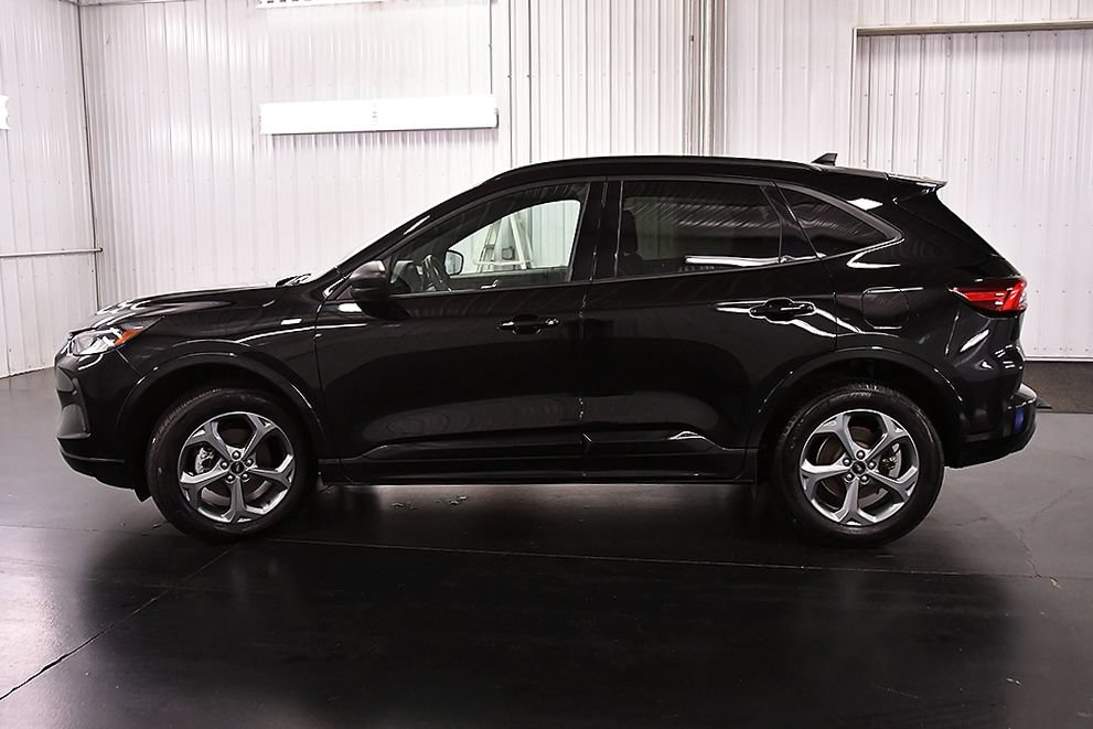 Used 2024 Ford Escape ST-Line w/ Tech Pack #1 AWD/4WD image 4
