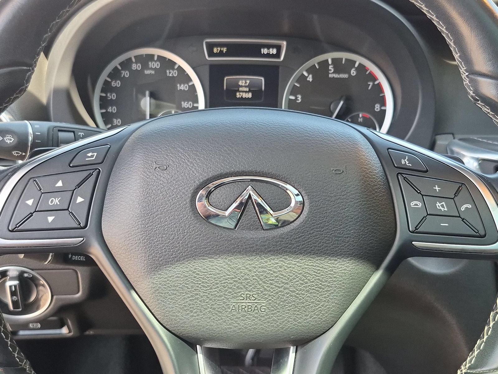Used 2019 INFINITI QX30 w/ Navigation Package FWD image 16