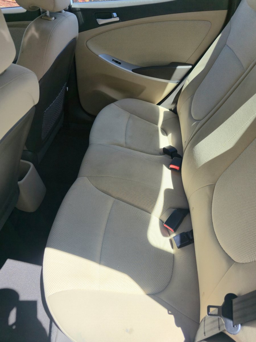 Used 2014 Hyundai Accent GLS FWD image 7
