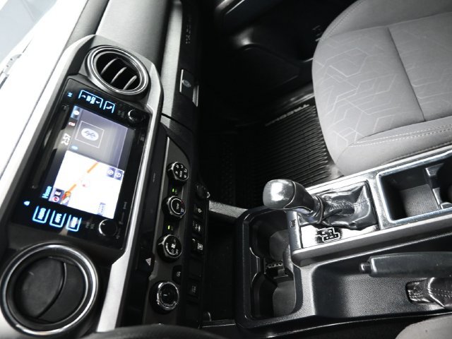 Used 2019 Toyota Tacoma TRD Sport AWD/4WD image 15