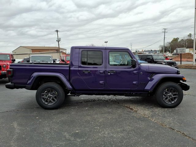 New 2026 Jeep Gladiator Sport AWD/4WD image 2