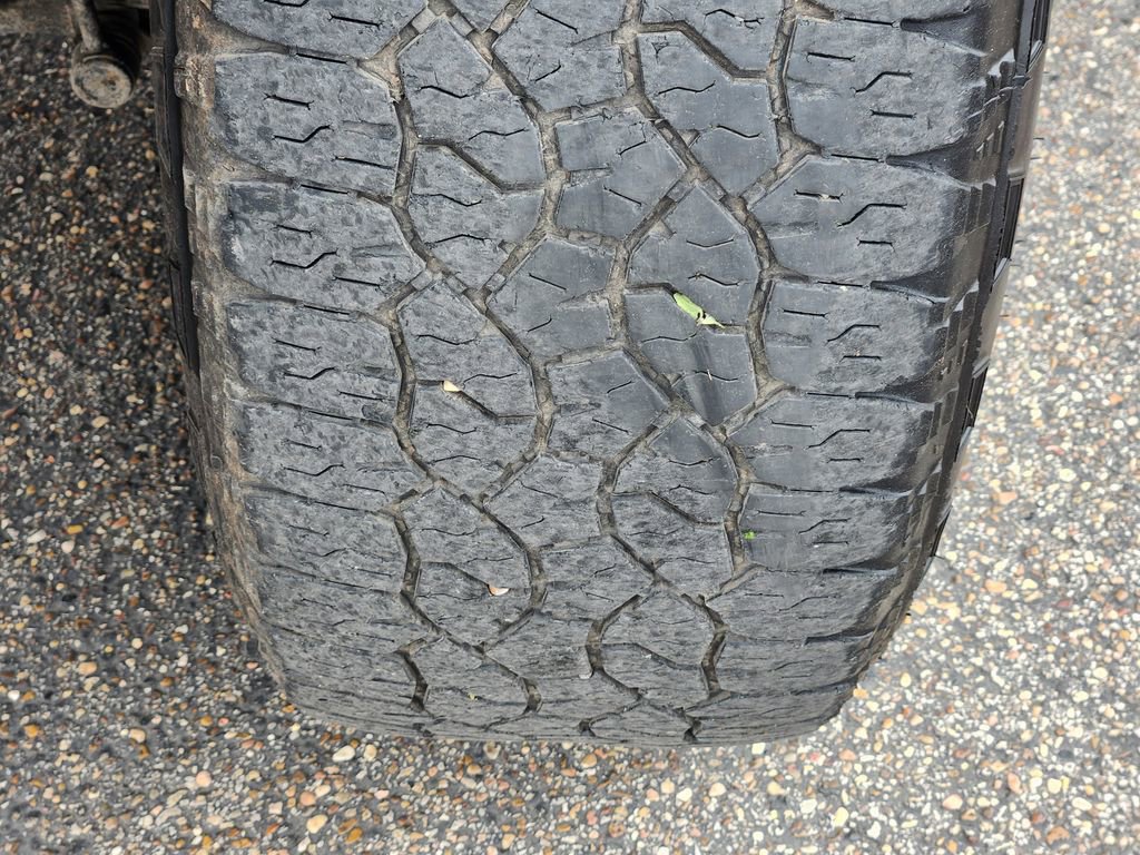 Used 2024 Chevrolet Silverado 2500 Custom w/ Custom Value Package image 10