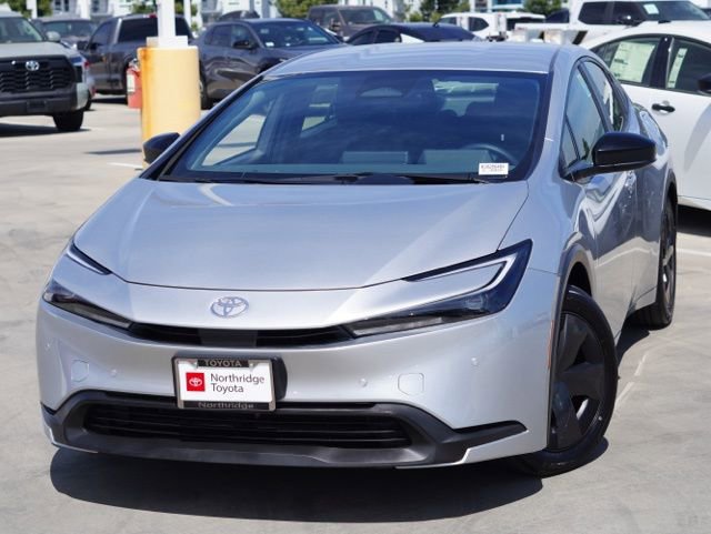 Used 2024 Toyota Prius LE image 4