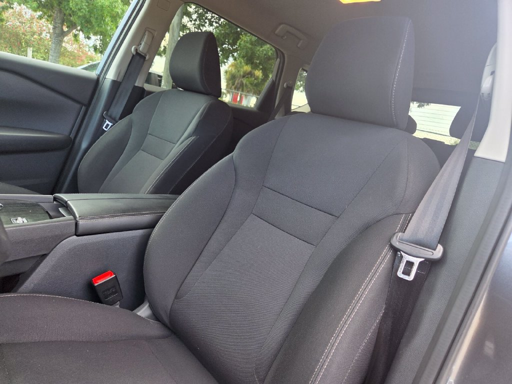 Used 2026 Nissan Rogue S FWD image 11