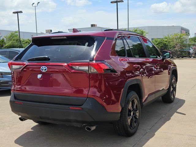 Used 2022 Toyota RAV4 XLE w/ Convenience Package AWD/4WD image 5