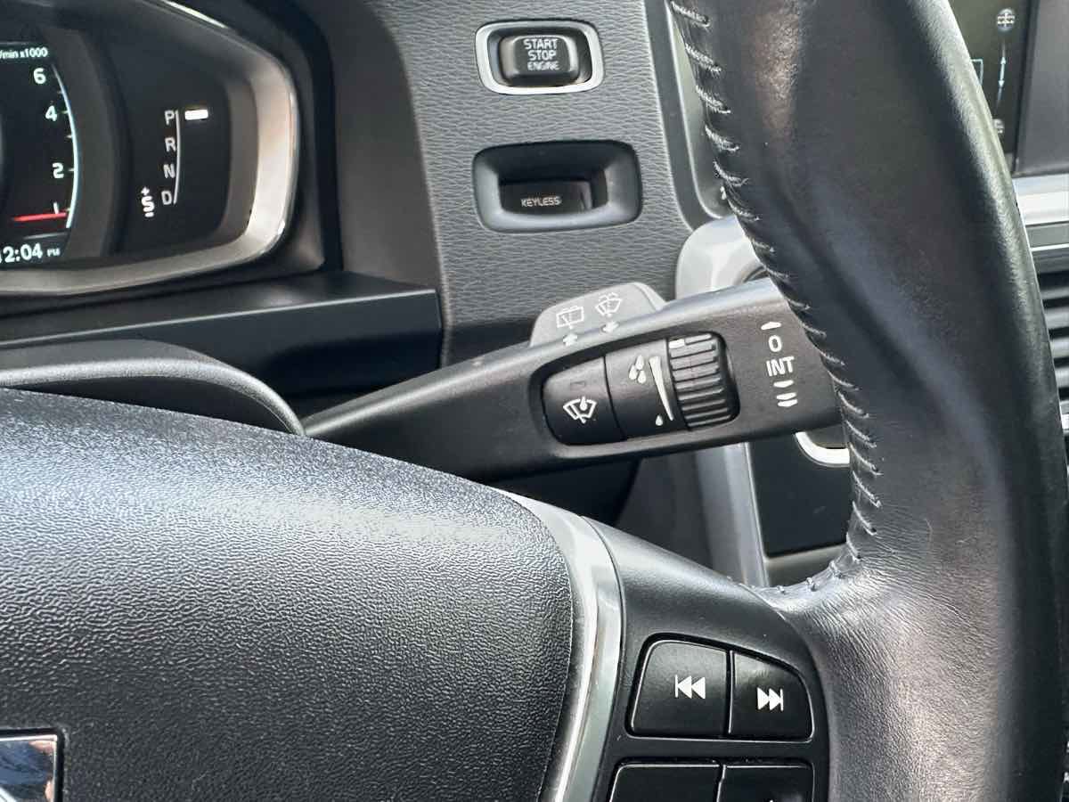 Used 2015 Volvo V60 T5 Premier Plus image 30