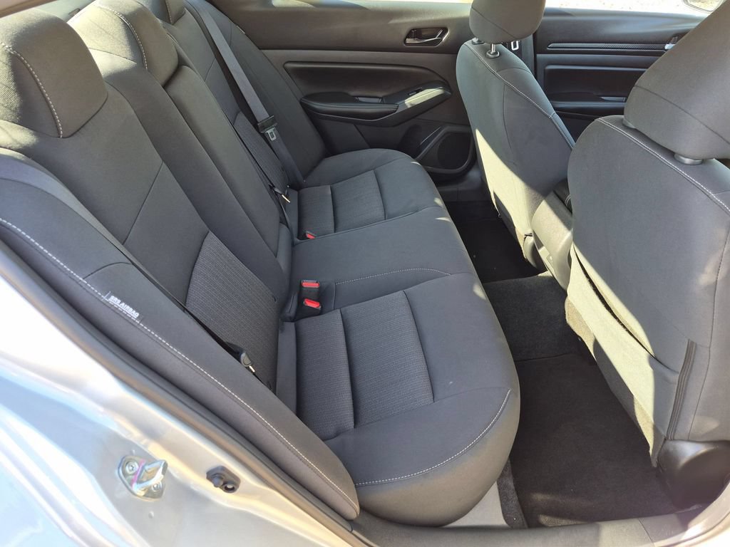 Used 2025 Nissan Altima 2.5 SV FWD image 29