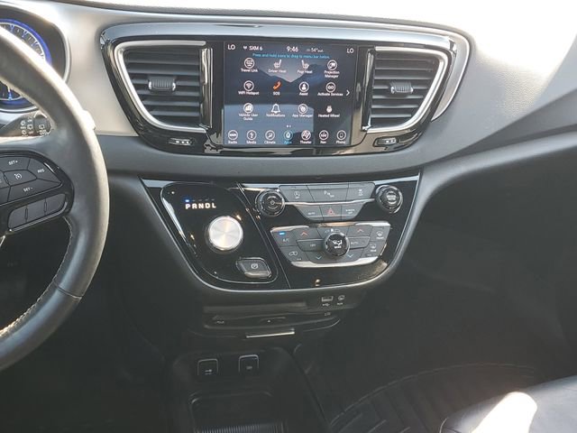 Used 2019 Chrysler Pacifica Touring-L Plus w/ S Appearance Package FWD image 14