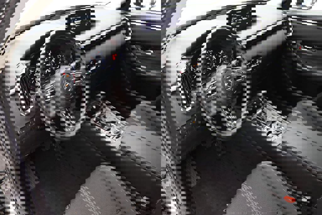 Used 2025 MAZDA CX-50 AWD 2.5 S w/ Preferred Package image 13