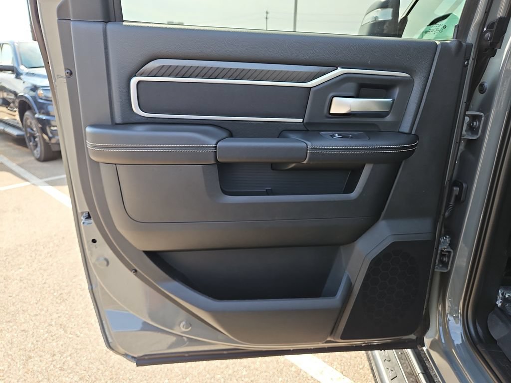 New 2027 RAM 3500 Big Horn AWD/4WD image 15