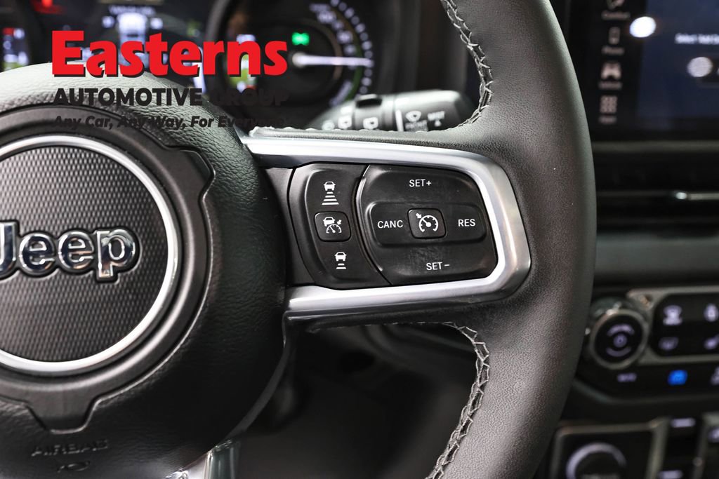 Used 2025 Jeep Wrangler Unlimited Sahara image 16