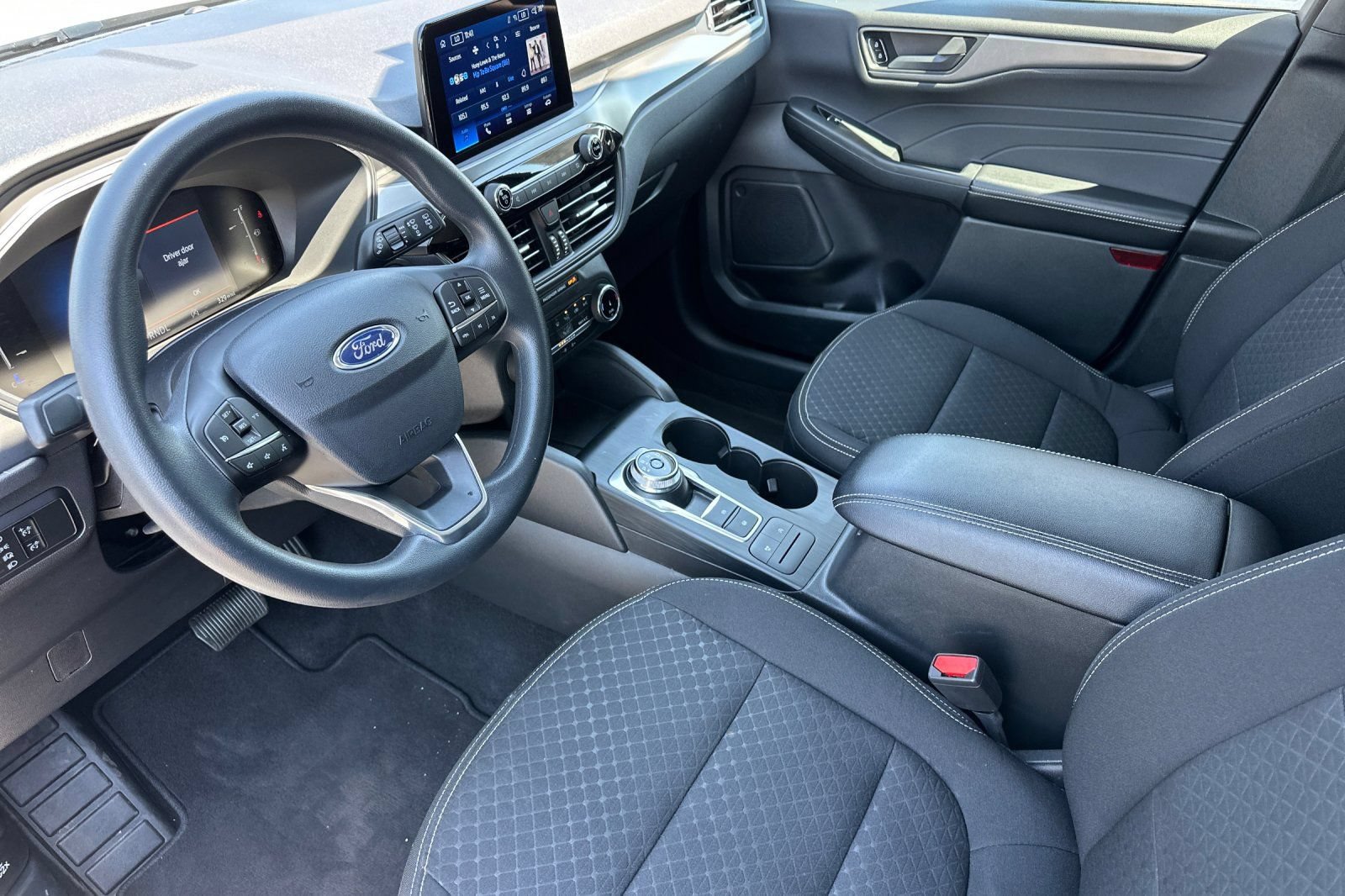 Used 2025 Ford Escape Active AWD/4WD image 11