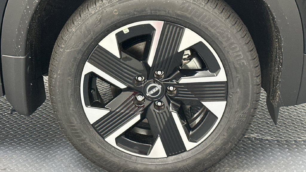 New 2026 Nissan Kicks SV AWD/4WD image 16
