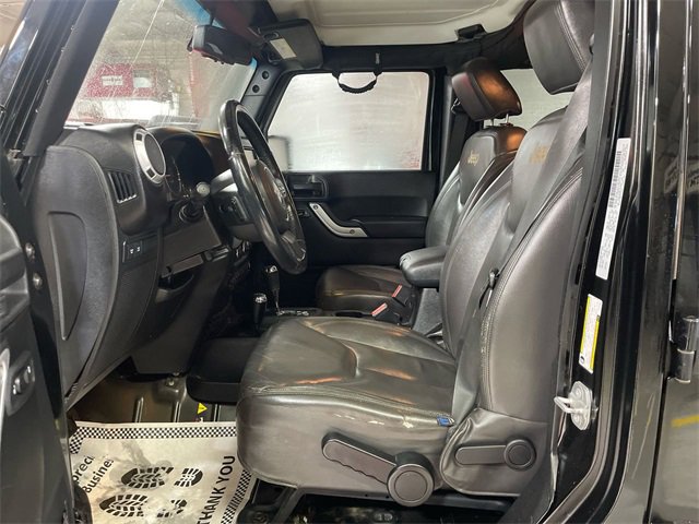 Used 2015 Jeep Wrangler Unlimited Rubicon w/ Connectivity Group image 11