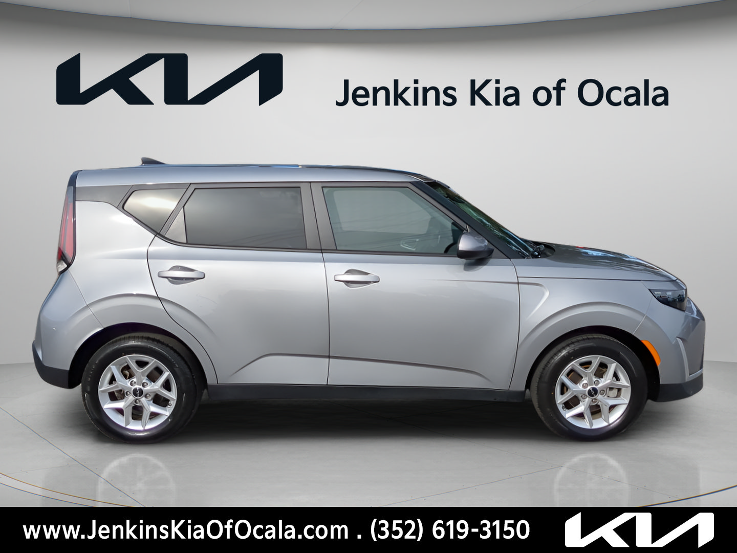 Certified 2023 Kia Soul LX w/ Option Group 015 FWD image 3