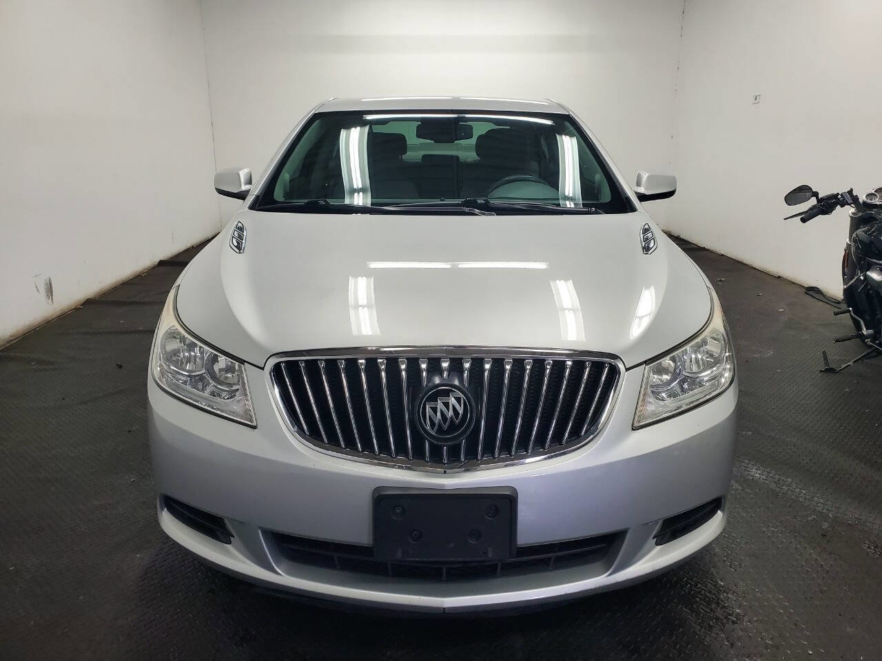 Used 2013 Buick LaCrosse image 2