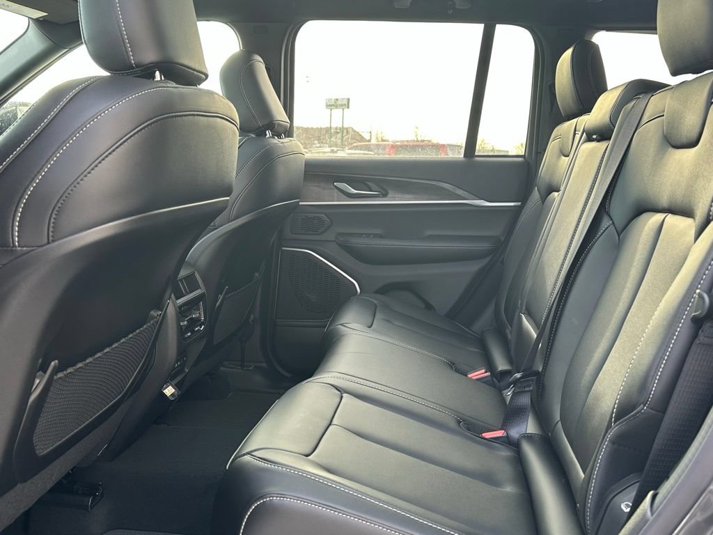 New 2026 Jeep Grand Cherokee Limited AWD/4WD image 14