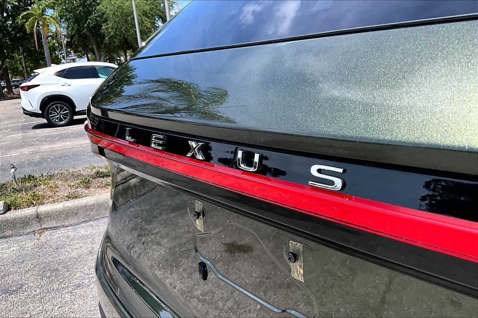 Used 2025 Lexus RX 350 Premium w/ Accessory Package (Z1) FWD image 31