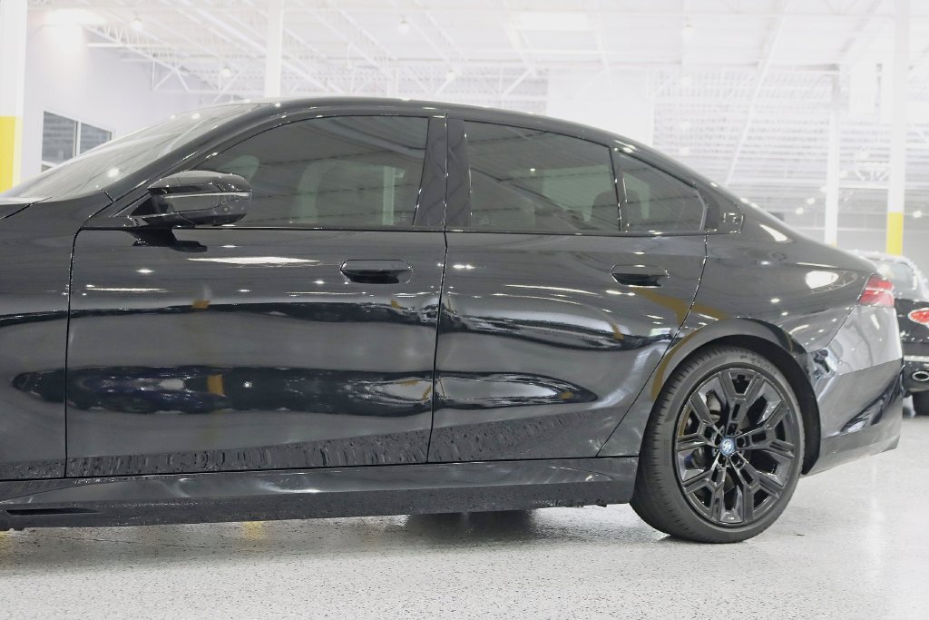 Used 2024 BMW i5 M60 w/ Premium Package AWD/4WD image 3