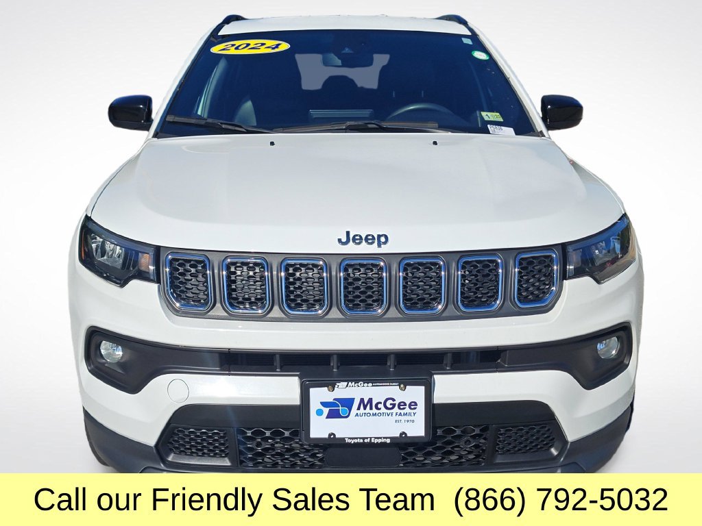 Used 2024 Jeep Compass Latitude AWD/4WD image 10