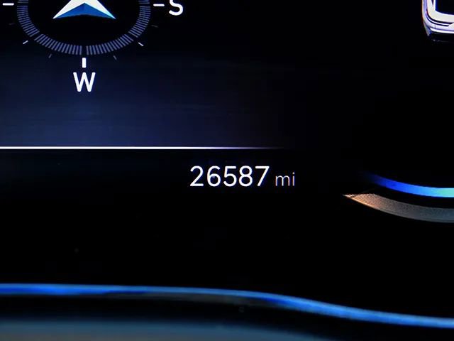 Used 2025 Genesis GV70 2.5T image 24