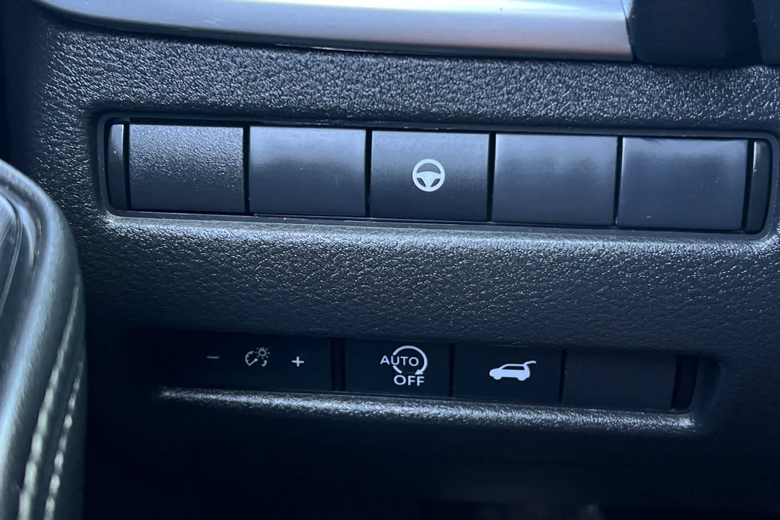 Used 2024 Nissan Rogue SV AWD/4WD image 33
