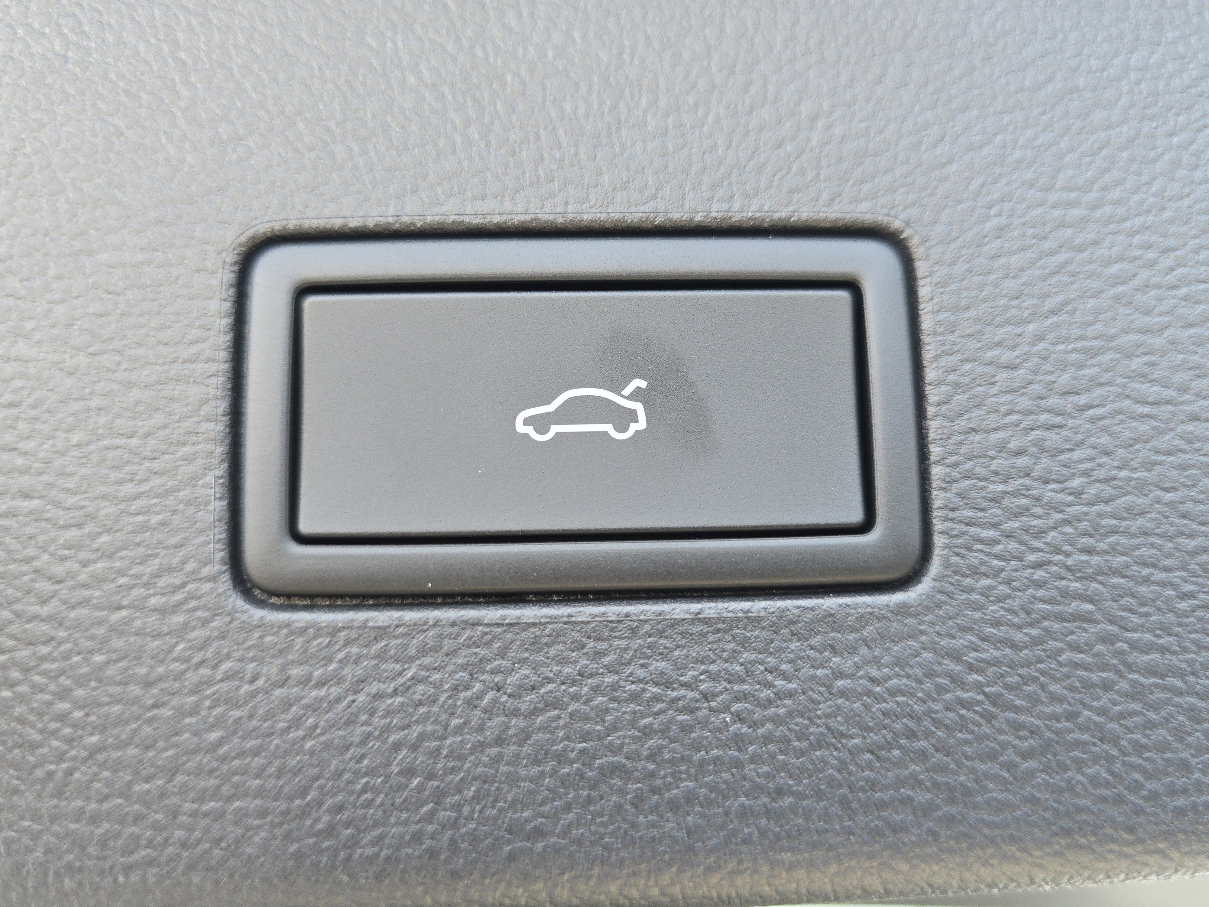 New 2026 Volkswagen Atlas SE image 17